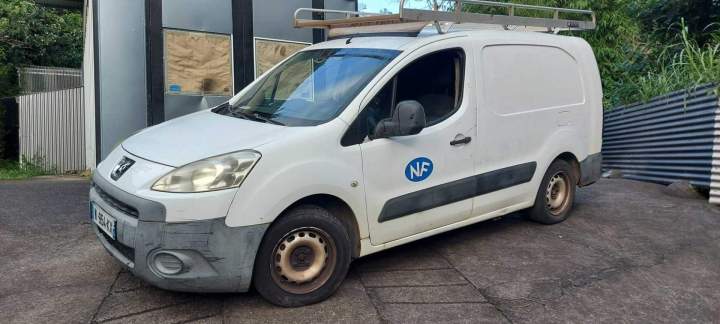 Camionnette utilitaire à repeindre La Réunion