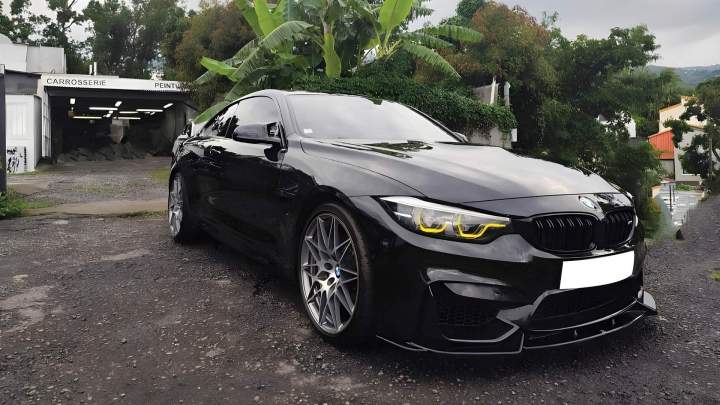 BMW M4 Coupé peinte Noir La Réunion